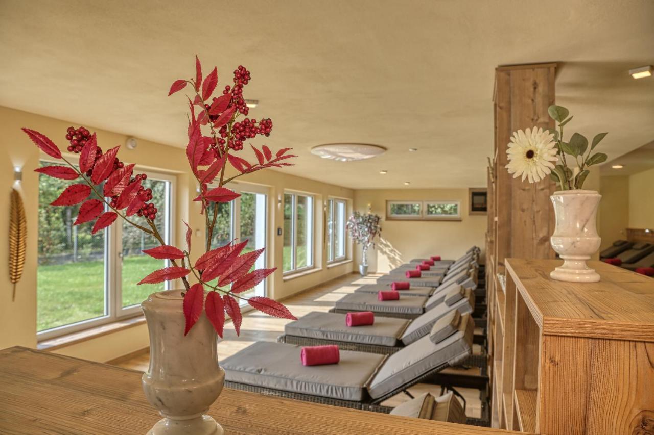 Wellnesshotel deine Auszeit Achslach Exterior foto