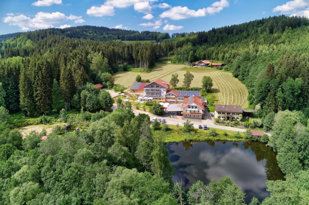 Wellnesshotel deine Auszeit Achslach Exterior foto