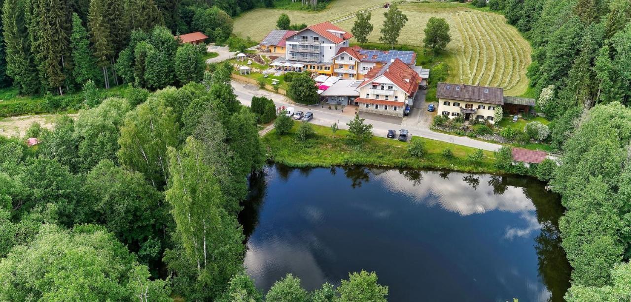 Wellnesshotel deine Auszeit Achslach Exterior foto