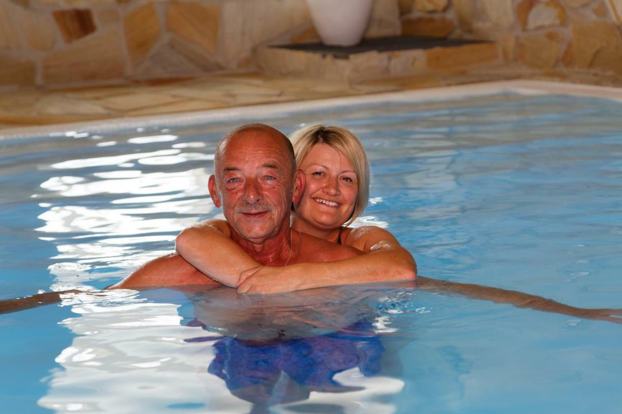 Wellnesshotel deine Auszeit Achslach Exterior foto